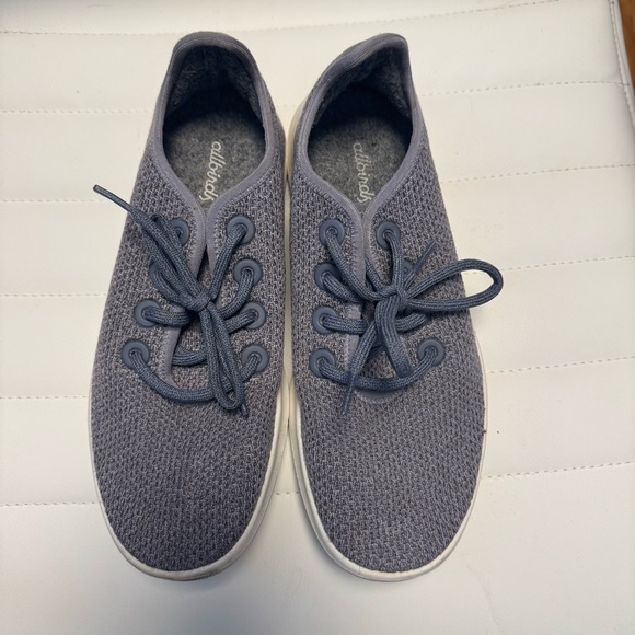 allbirds Shoes - Allbirds Women’s Tree Runners - Gray. Size 8